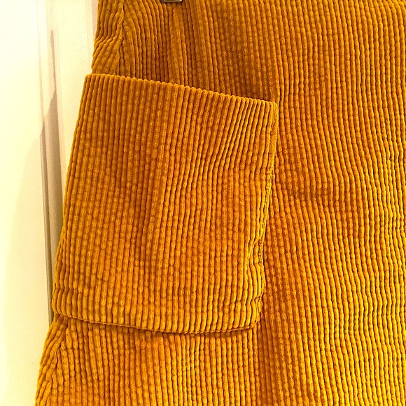Frank and Oak Yellow Corduroy mini skirt. Size Large - Picture 2 of 4